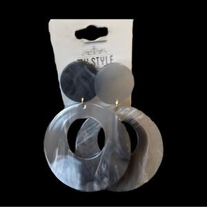 Gray Marble Statement Earrings-pierced
(New)